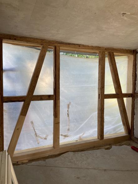 Innenansicht vor dem Einsetzen neuer Fenster in Leonberg