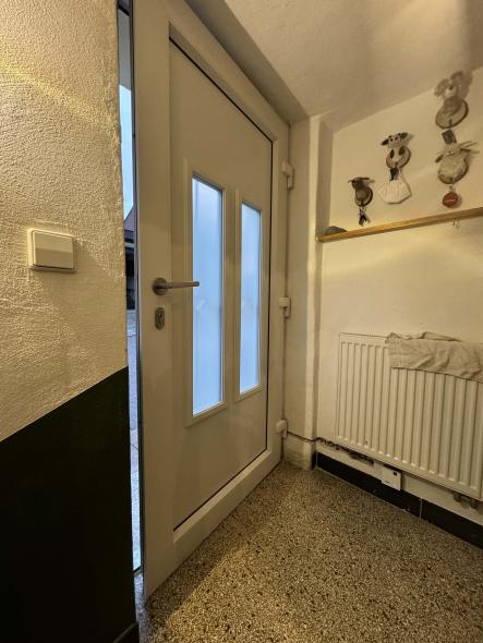 Haustür mit zwei Lichtausschnitten Innenansicht