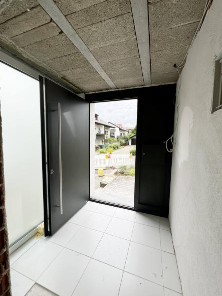 Haustür geöffnet Rutesheim