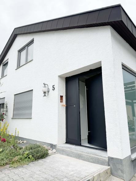 Haustür geöffnet Rutesheim