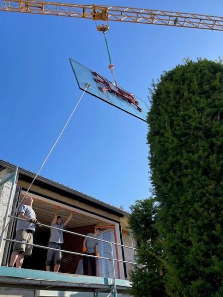 Anlieferung Fensterscheibe Außenansicht in Leonberg