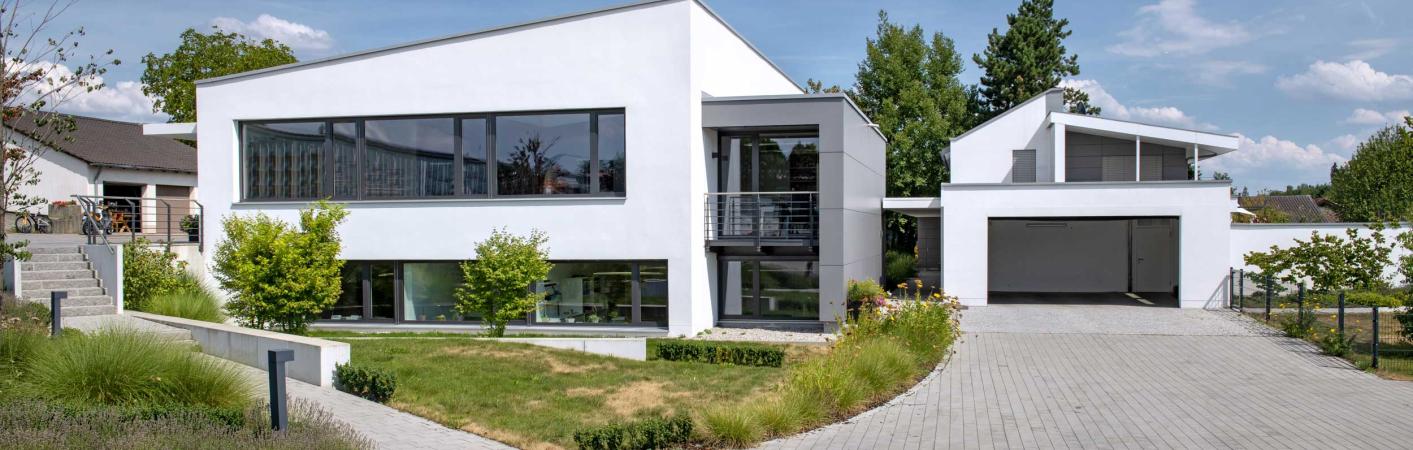 Neubau mit Holz-Aluminium-Fenstern von Döpfner